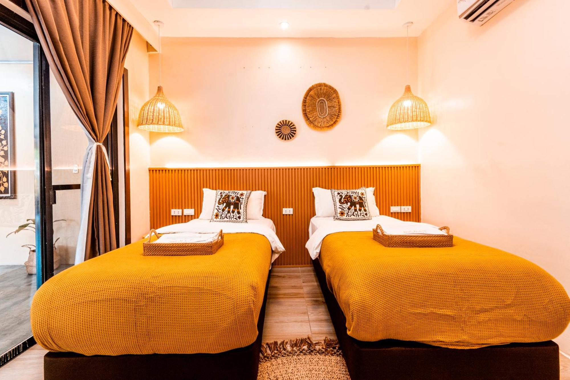 Molly Resorts Puerto Galera Ngoại thất bức ảnh